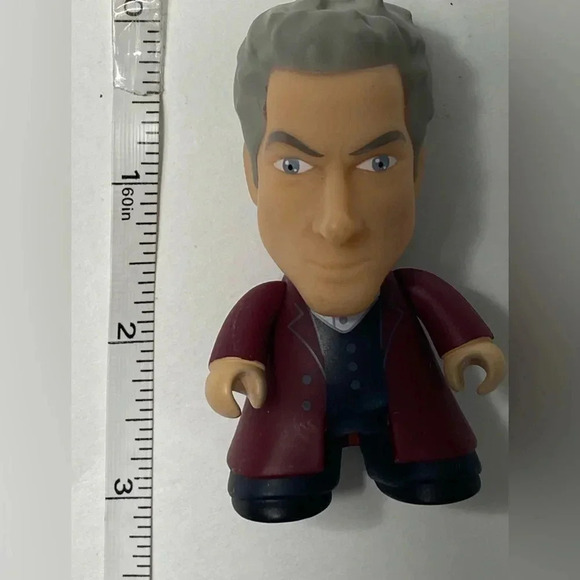 Doctor Who - Titans Vinyl Figure - The 12th Doctor 🕶️🎸 - Picture 5 of 5